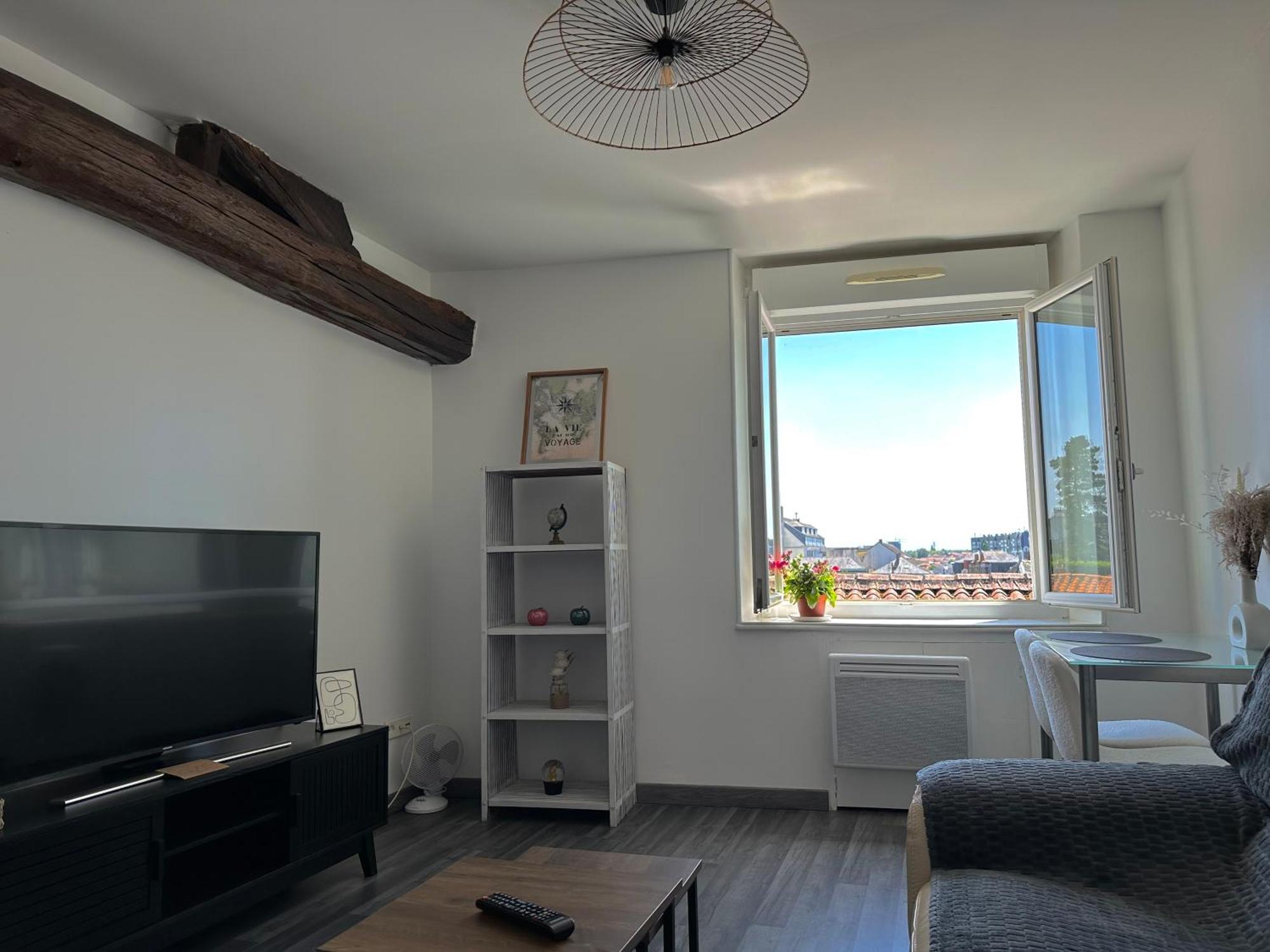 Appartement Cosy En Centre Ville Cholet Esterno foto